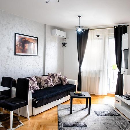 Apartman Black Star Appartement Novi Sad Buitenkant foto