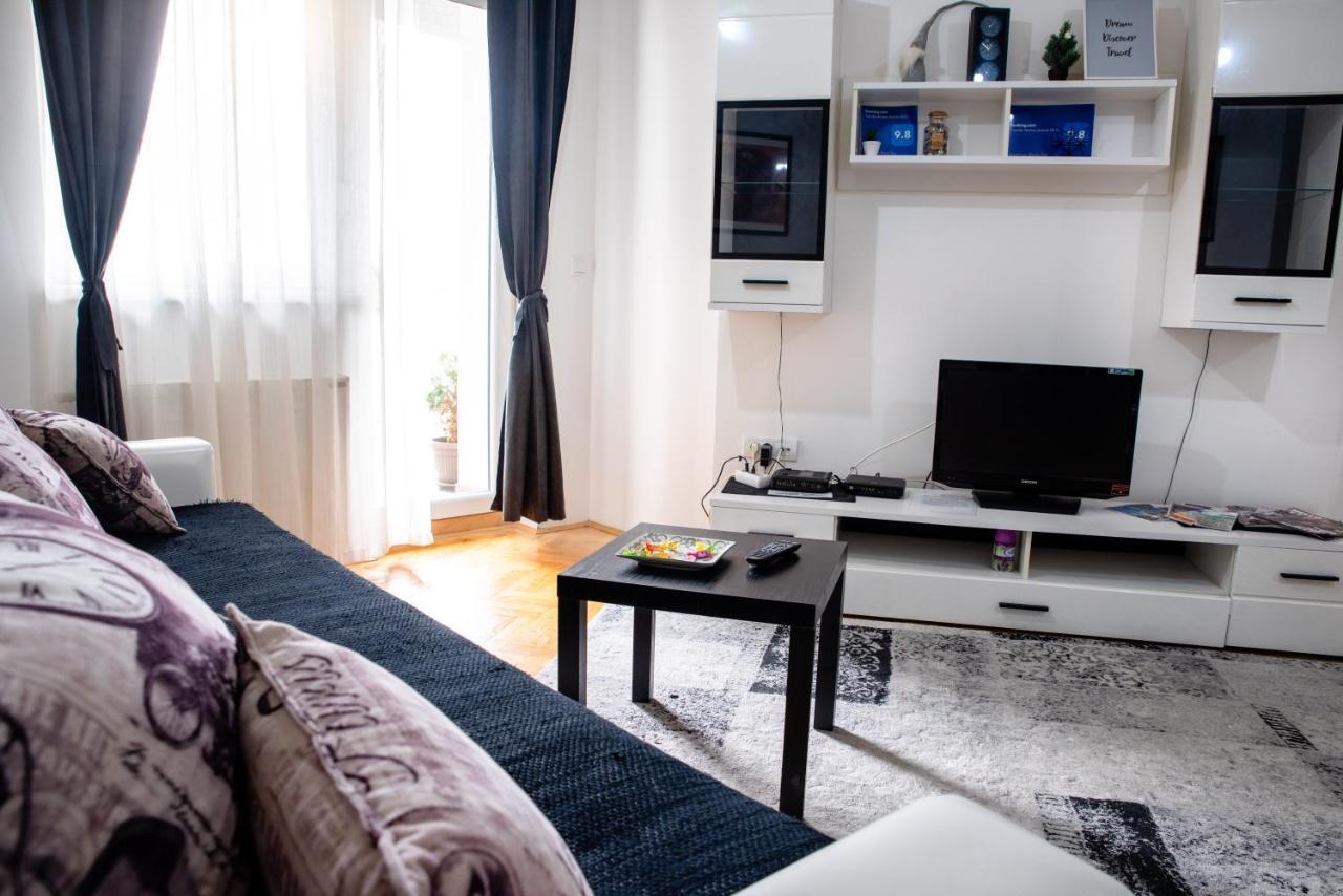 Apartman Black Star Appartement Novi Sad Buitenkant foto