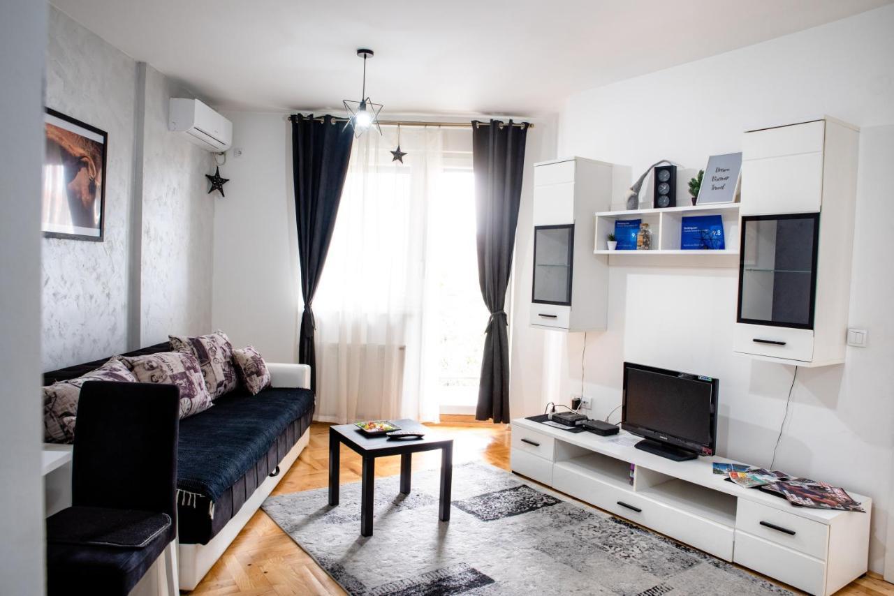 Apartman Black Star Appartement Novi Sad Buitenkant foto