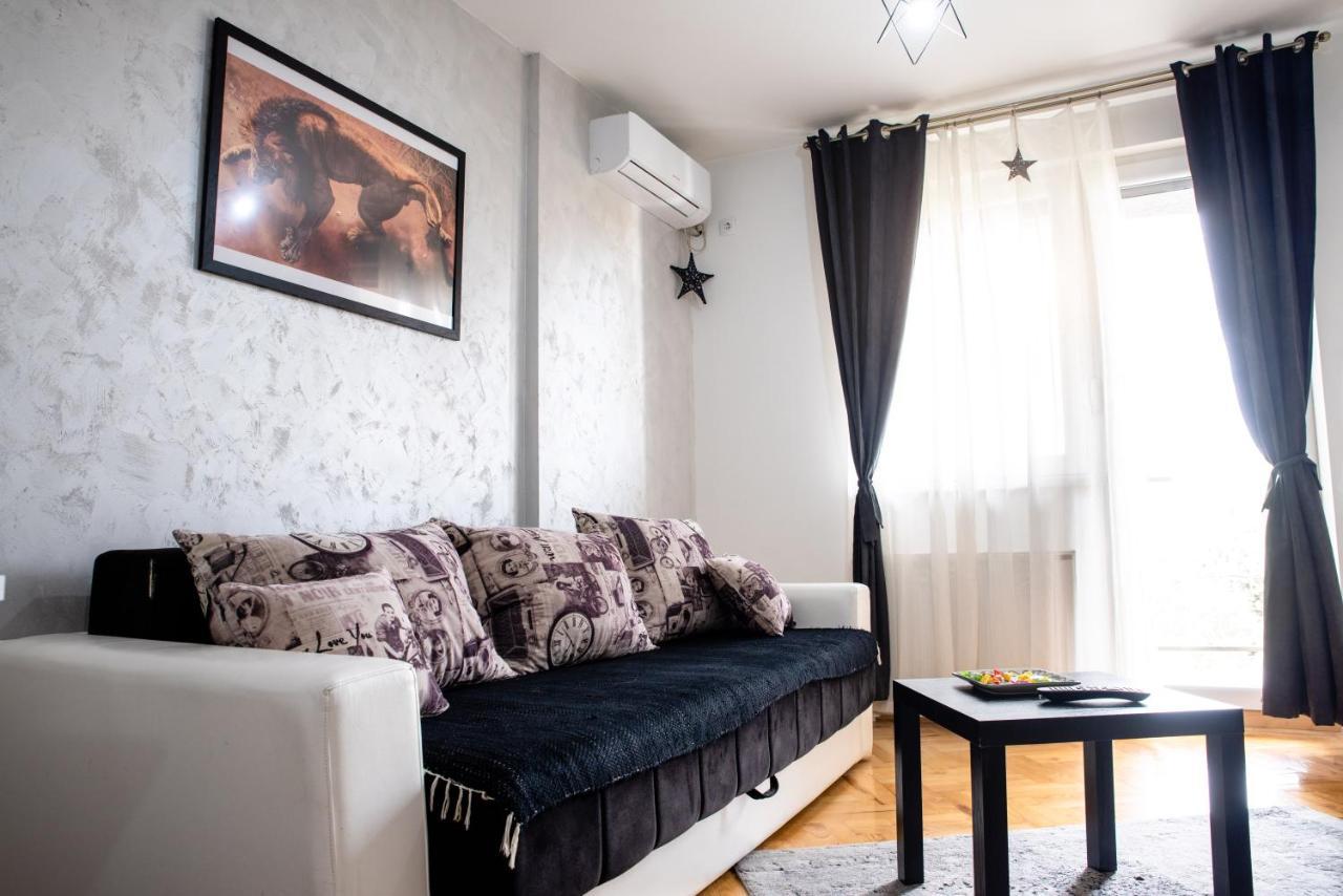 Apartman Black Star Appartement Novi Sad Buitenkant foto