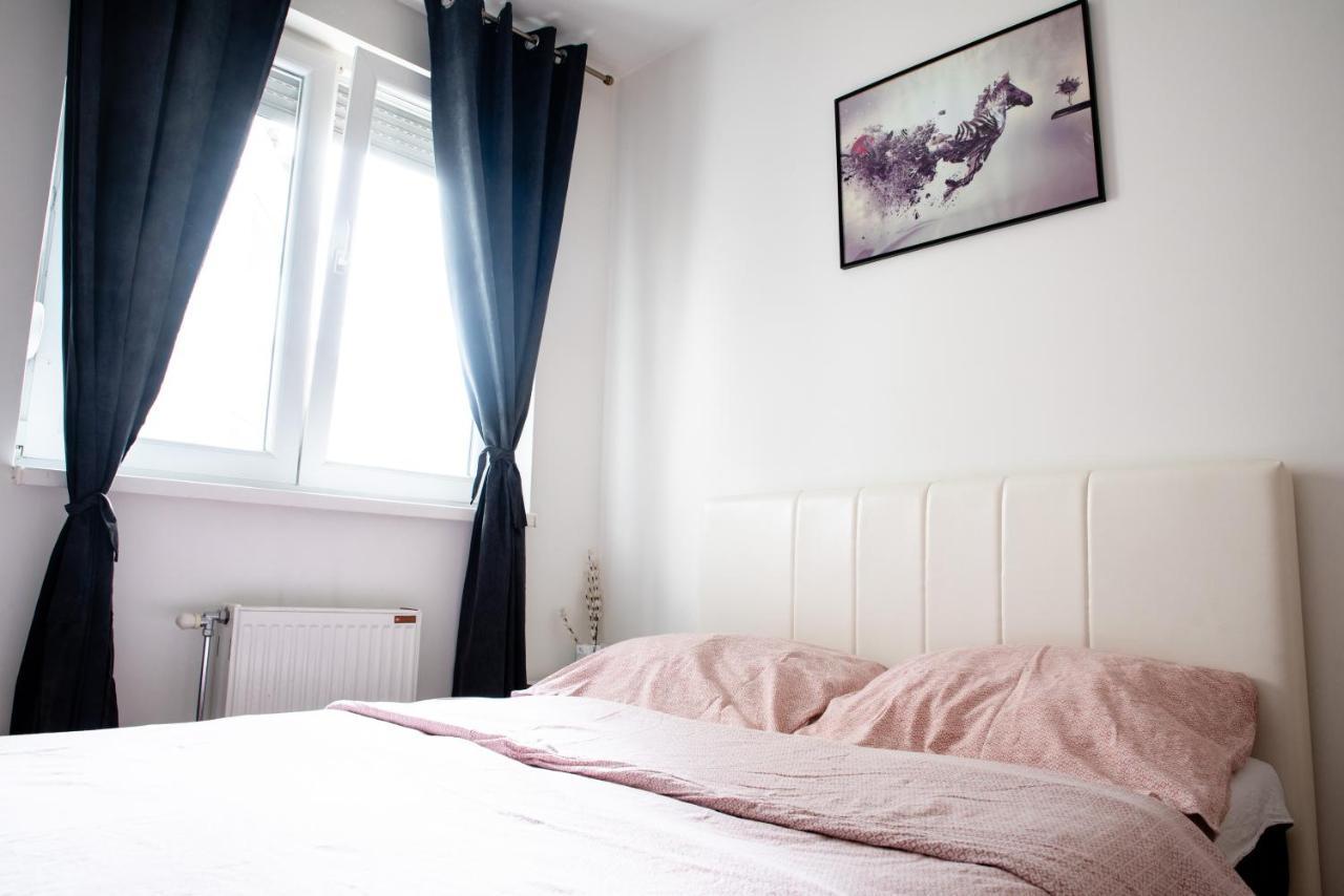 Apartman Black Star Appartement Novi Sad Buitenkant foto