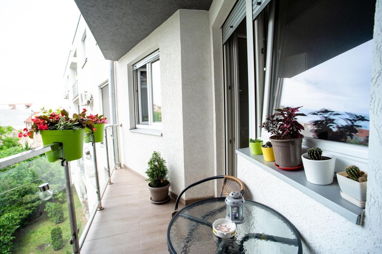 Apartman Black Star Appartement Novi Sad Buitenkant foto